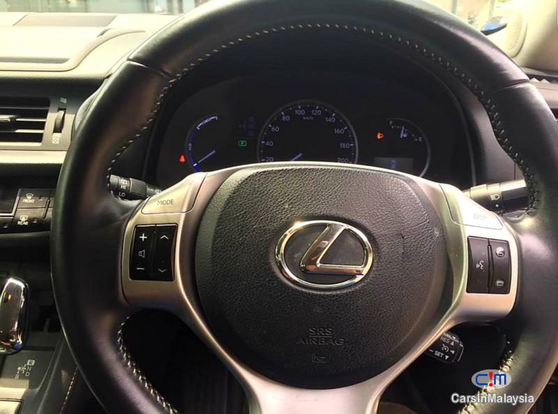 Lexus CT 1.8-LITER LUXURY SPORTBACK Automatic 2013 - image 9