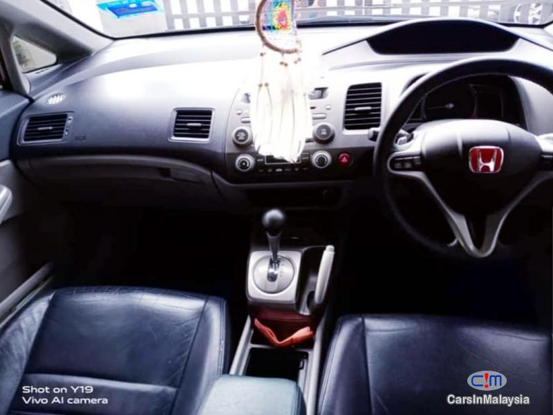 Honda Civic 2.0-LITER LUXURY SEDAN Automatic 2010 in Malaysia - image