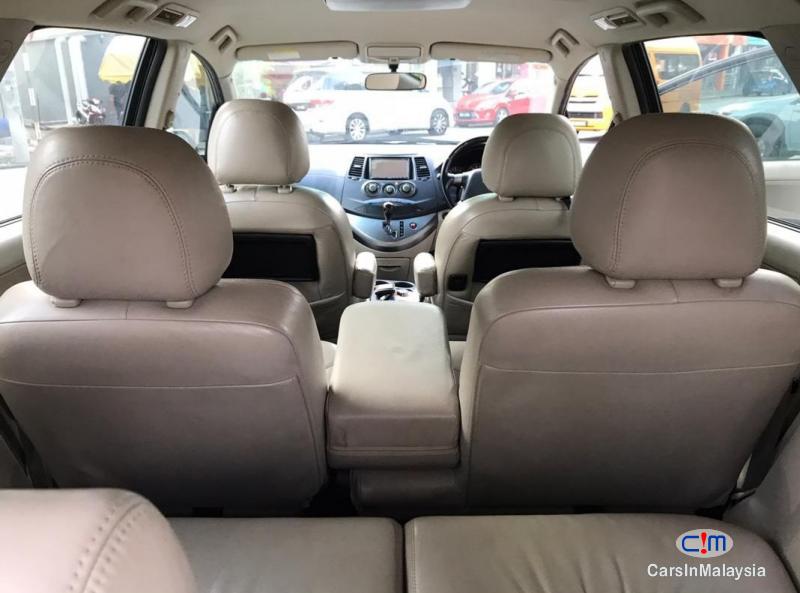 Mitsubishi Grandis 2.4-LITER LUXURY FAMILY MPV 7 SEATER Automatic 2007 - image 10