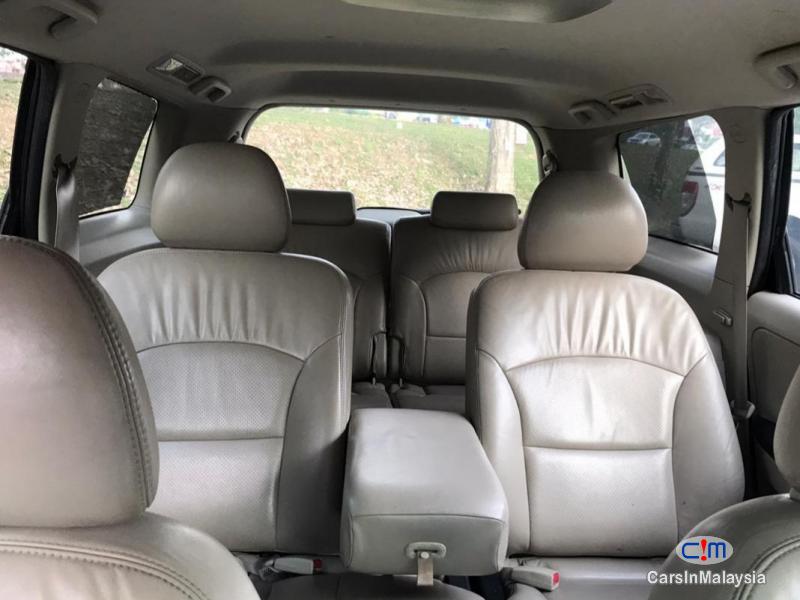 Mitsubishi Grandis 2.4-LITER LUXURY FAMILY MPV 7 SEATER Automatic 2007 - image 12