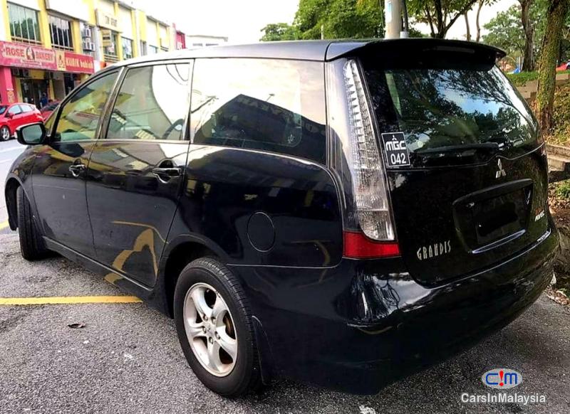 Mitsubishi Grandis 2.4-LITER LUXURY FAMILY MPV 7 SEATER Automatic 2007