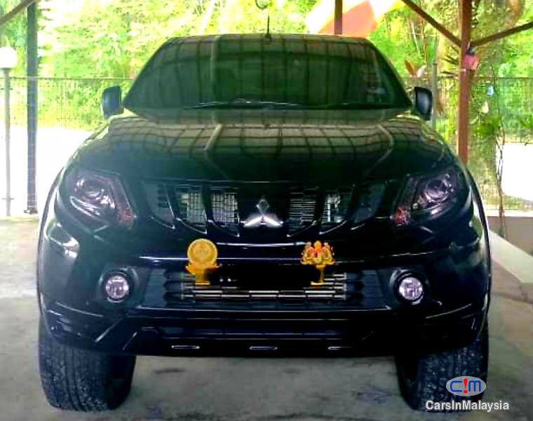 Mitsubishi Triton 2.5-LITER 4WD MIVEC DOUBLE CAB DIESEL TURBO Automatic 2018 in Selangor - image