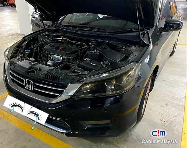 Honda Accord 2.0-LITER LUXURY SEDAN Automatic 2014 - image 5