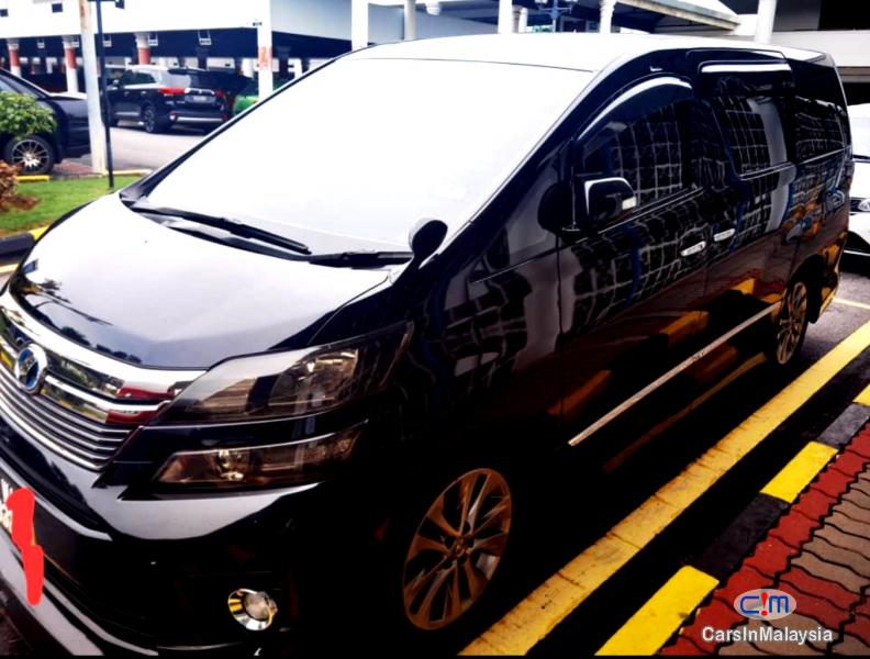 Toyota Vellfire 2.4-LITER LUXURY FAMILY MPV Automatic 2015 - image 12