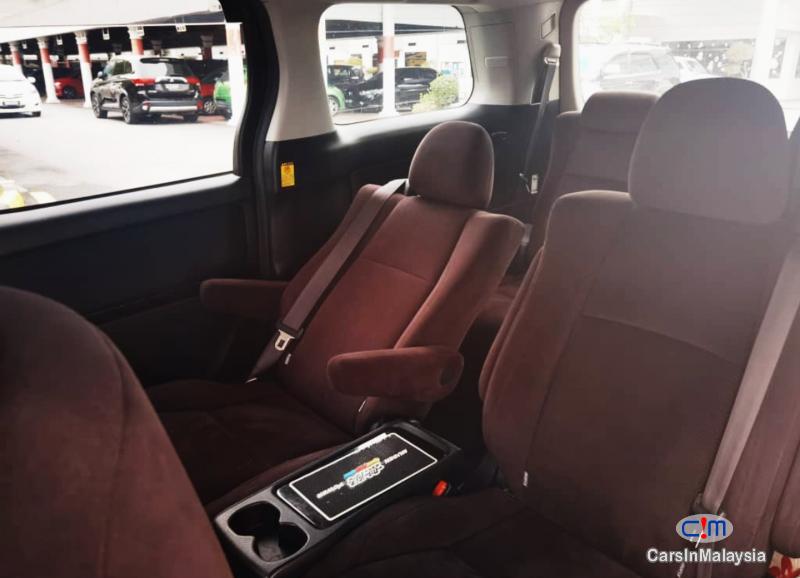 Picture of Toyota Vellfire 2.4-LITER LUXURY FAMILY MPV Automatic 2015 in Malaysia