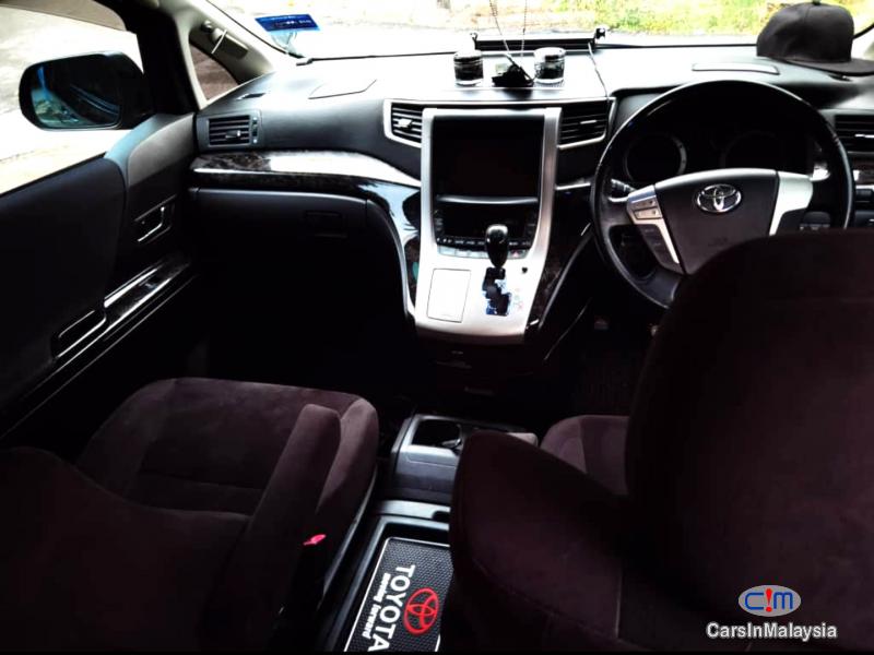 Toyota Vellfire 2.4-LITER LUXURY FAMILY MPV Automatic 2015 - image 9