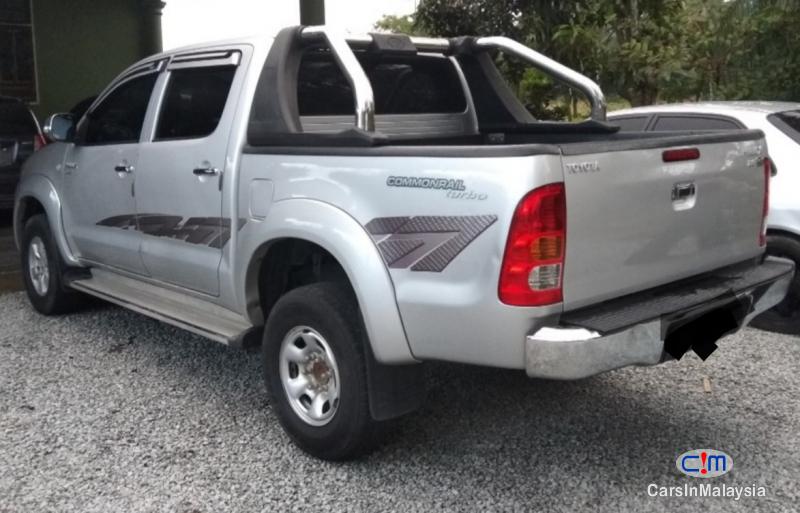 Toyota Hilux 2 5-LITER COMMONRAIL MANUAL DIESEL TURBO Manual 2011 - image 11
