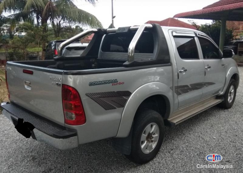 Toyota Hilux 2 5-LITER COMMONRAIL MANUAL DIESEL TURBO Manual 2011