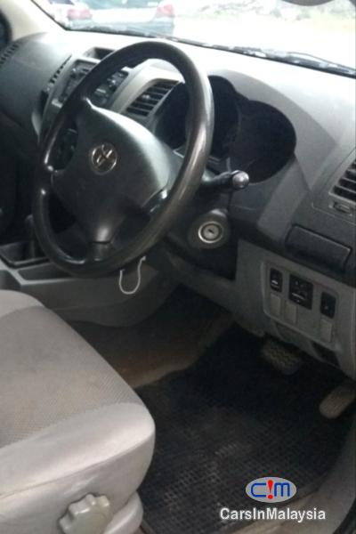 Toyota Hilux 2 5-LITER COMMONRAIL MANUAL DIESEL TURBO Manual 2011 in Malaysia - image