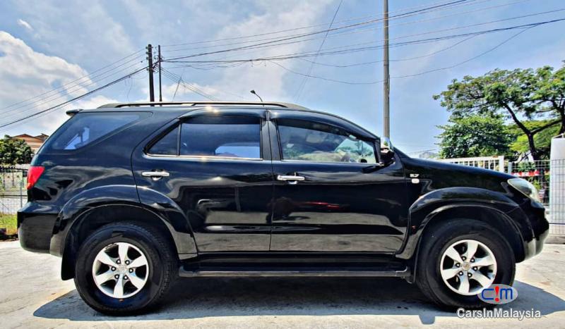 Toyota Fortuner 2.7-LITER 4WD SUV TURBO Automatic 2007 - image 11