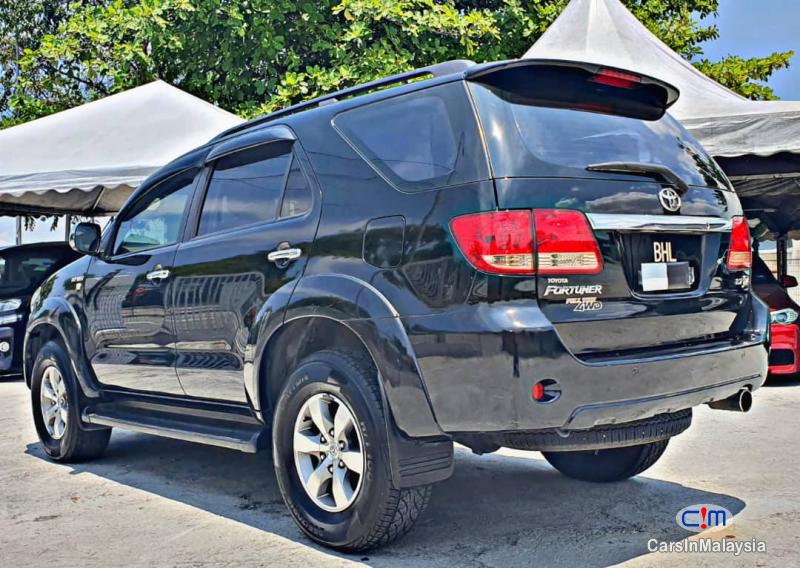 Toyota Fortuner 2.7-LITER 4WD SUV TURBO Automatic 2007 - image 13