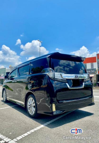 Toyota Vellfire 2.5-LITER LUXURY FAMILY MPV 7 SEATERS Automatic 2016 - image 10