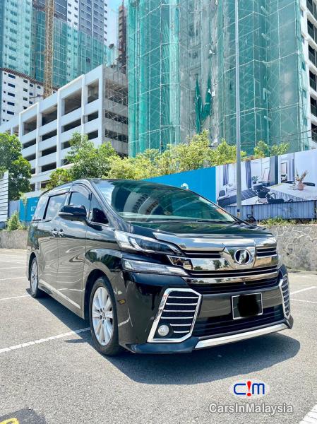 Toyota Vellfire 2.5-LITER LUXURY FAMILY MPV 7 SEATERS Automatic 2016 - image 9