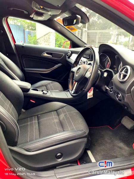 Mercedes Benz GLA250 2.0-LITER LUXURY SUV Automatic 2019 - image 13