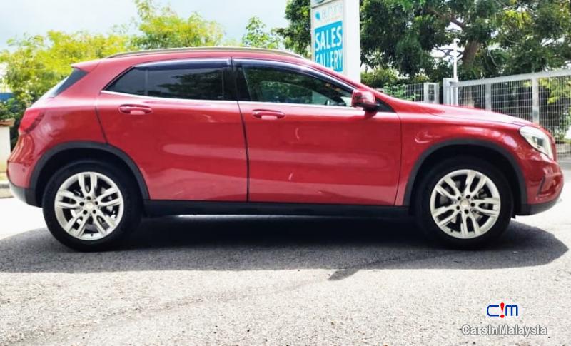 Mercedes Benz GLA250 2.0-LITER LUXURY SUV Automatic 2019 - image 14