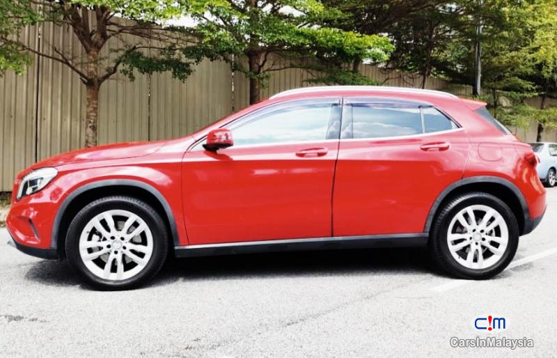 Mercedes Benz GLA250 2.0-LITER LUXURY SUV Automatic 2019 - image 16