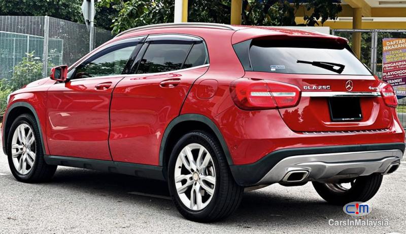 Mercedes Benz GLA250 2.0-LITER LUXURY SUV Automatic 2019