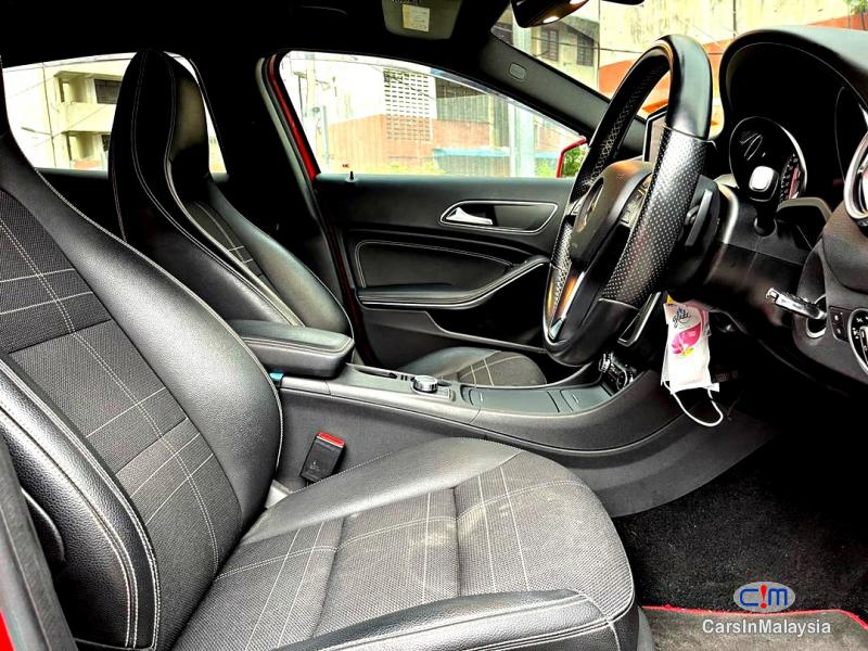 Mercedes Benz GLA250 2.0-LITER LUXURY SUV Automatic 2019 in Malaysia - image