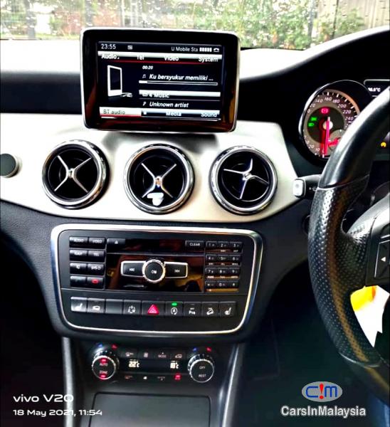 Mercedes Benz GLA250 2.0-LITER LUXURY SUV Automatic 2019 - image 9