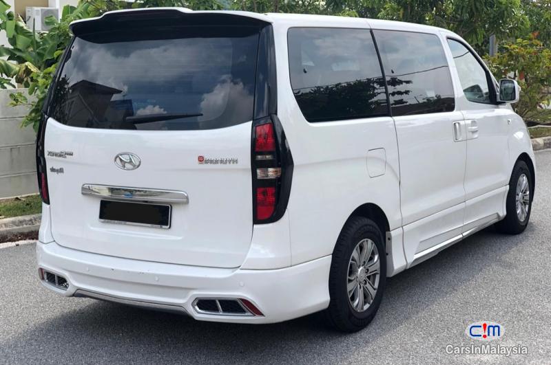 Hyundai Grand Starex 2.5-LITER 11 SEATERS TURBO DIESEL KERETA SAMBUNG BAYAR Automatic 2017 in Malaysia