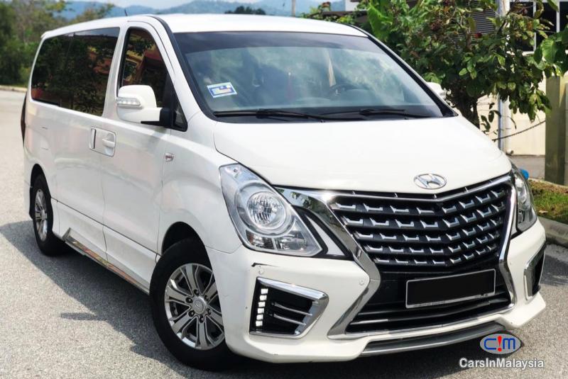 Hyundai Grand Starex 2.5-LITER 11 SEATERS TURBO DIESEL KERETA SAMBUNG BAYAR Automatic 2017 - image 9