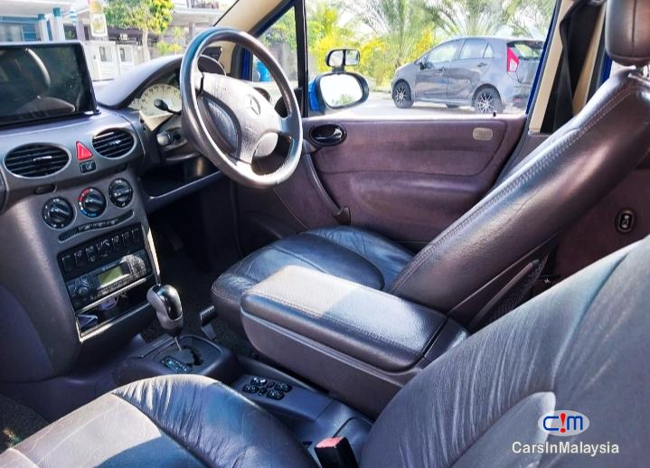 Mercedes Benz 1.6-LITER AVANTGARDE HATCHBACK Automatic 2001 - image 4