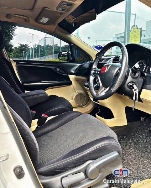 Honda Stream 1.8-LITER FAMILY MPV 7 SEATERS Automatic 2008 - image 7