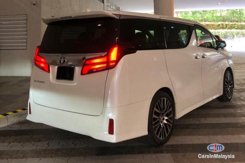 Toyota Alphard 2.5-LITER LUXURY FAMILY MPV Automatic 2022