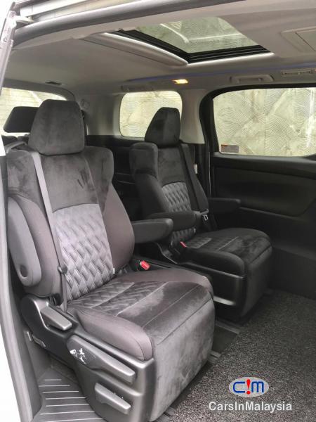 Toyota Alphard 2.5-LITER LUXURY FAMILY MPV Automatic 2022 - image 9