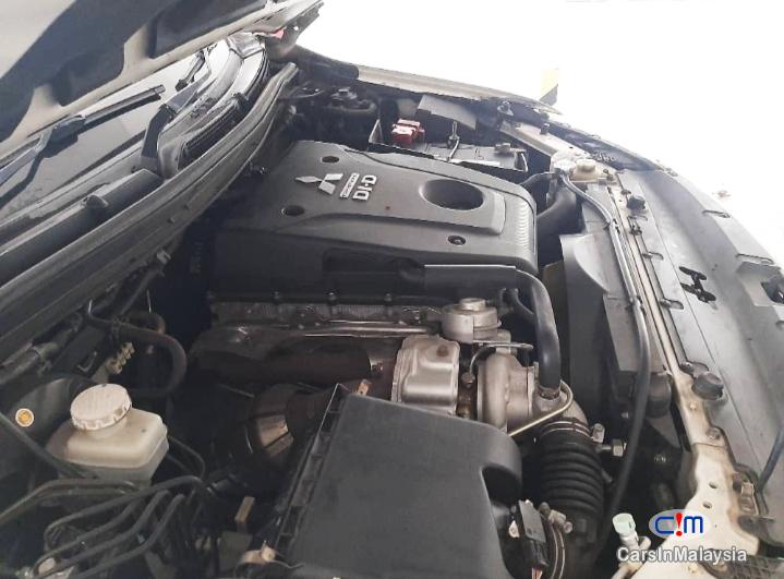 Mitsubishi Triton 2.4-LITER 4x4 DOUBLE CAB DIESEL TURBO Automatic 2017 - image 4