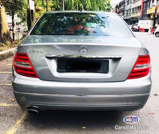 Mercedes Benz C200 CGI 1.8-LITER LUXURY SEDAN Automatic 2012