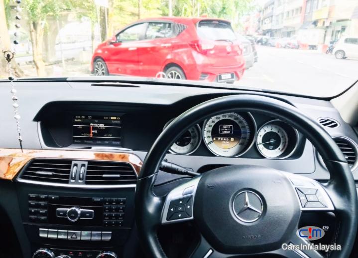 Mercedes Benz C200 CGI 1.8-LITER LUXURY SEDAN Automatic 2012 - image 5
