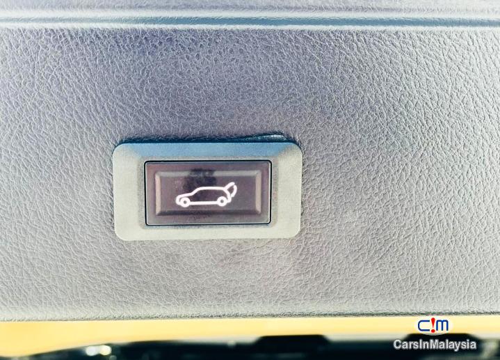 Toyota Vellfire 2.5-LITER LUXURY FAMILY MPB 8 SEATS Automatic 2022 - image 13