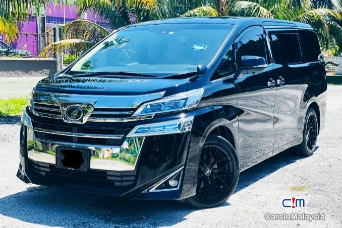 Toyota Vellfire 2.5-LITER LUXURY FAMILY MPB 8 SEATS Automatic 2022 in Kuala Lumpur