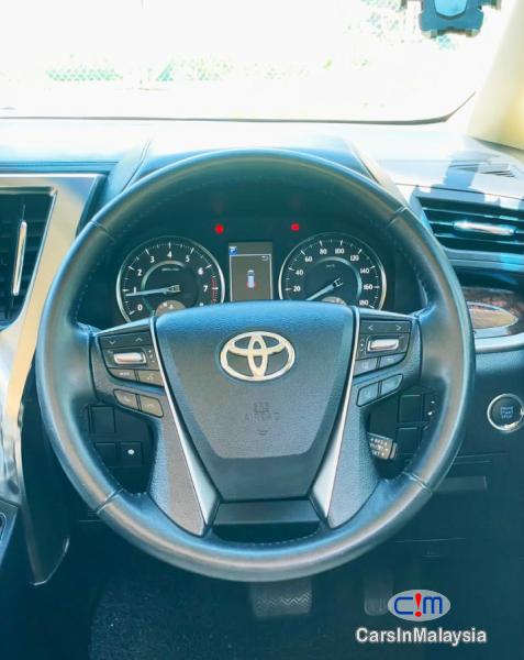 Toyota Vellfire 2.5-LITER LUXURY FAMILY MPB 8 SEATS Automatic 2022 in Kuala Lumpur - image