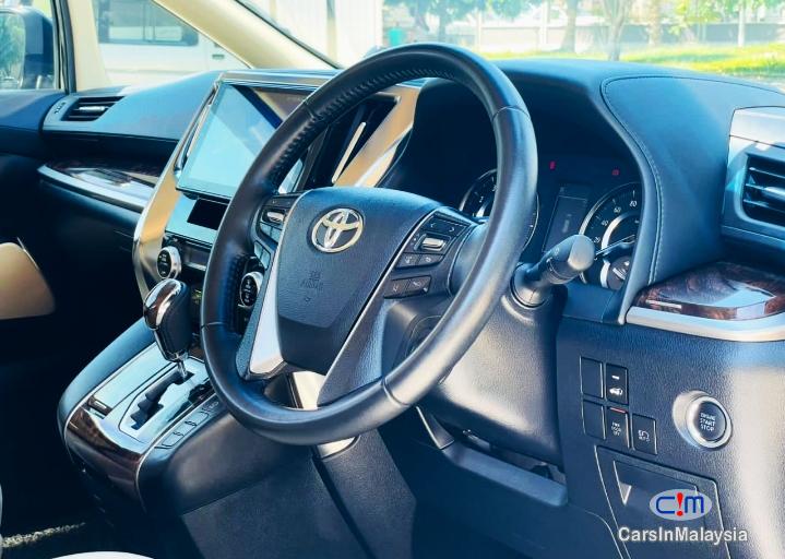 Toyota Vellfire 2.5-LITER LUXURY FAMILY MPB 8 SEATS Automatic 2022 - image 9