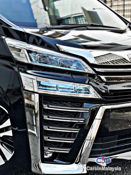Toyota Vellfire 2.5-LITER LUXURY FAMILY MPV KERETA SAMBUNG BAYAR Automatic 2021 - image 9
