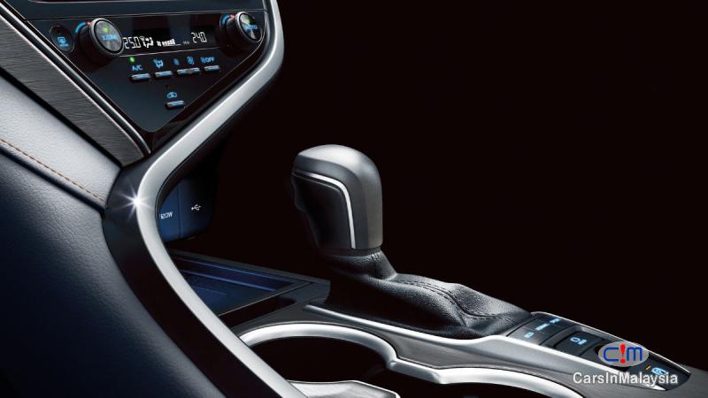 Toyota Camry 2.5V Automatic 2023 - image 15