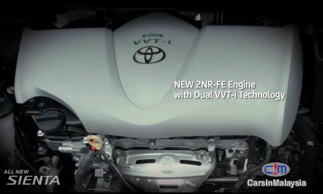 Toyota Sienta 1.5V Automatic 2017 - image 21