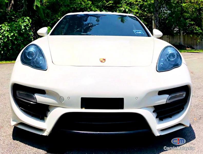 Porsche Panamera 3.6-LITER LUXURY SUPER SPORT CAR Automatic 2014 - image 10