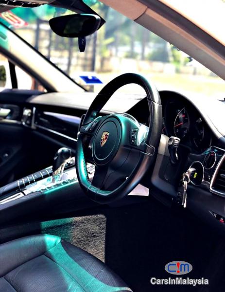 Porsche Panamera 3.6-LITER LUXURY SUPER SPORT CAR Automatic 2014 - image 9