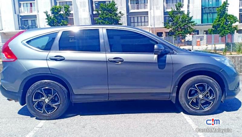 Honda CR-V 2.0-LITER LUXURY FAMILY SUV Automatic 2013 - image 2