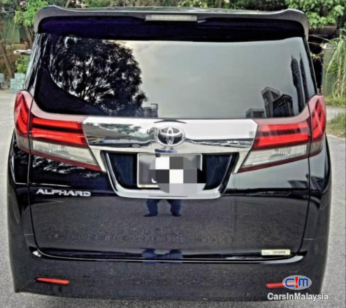 Toyota Alphard 2.5-LITER LUXURY FAMILY MPV Automatic 2015 in Malaysia