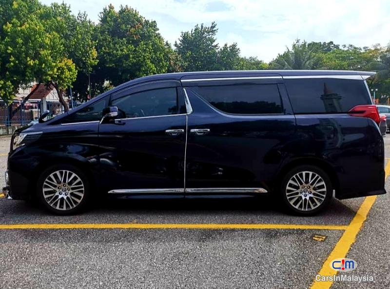 Toyota Alphard 2.5-LITER VIP LUXURY FAMILY MPV Automatic 2015 - image 12