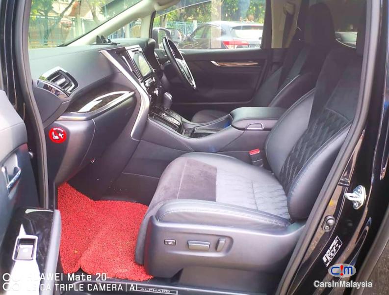 Toyota Alphard 2.5-LITER VIP LUXURY FAMILY MPV Automatic 2015 - image 5