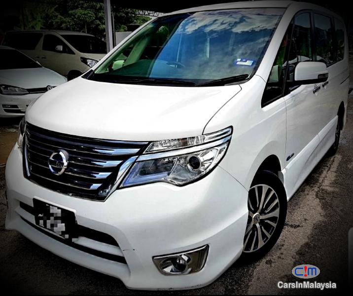 Nissan Serena Hybrid 2.0 Auto MPV Automatic 2015