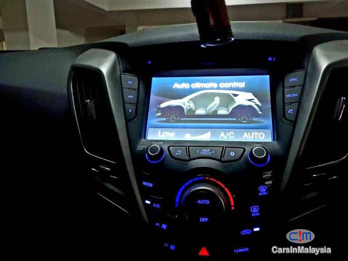 Hyundai Veloster PREMEUM SPEC 3 DOOR SPORT CAR Automatic 2014 - image 11
