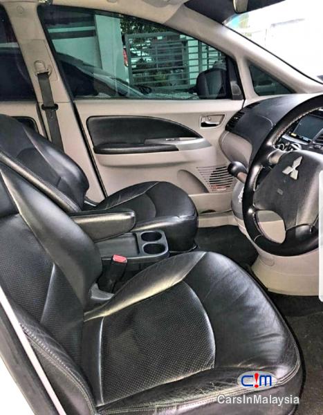 Mitsubishi Grandis 2.4-LITER HIGH FULL SPEC FAMILY MPV Automatic 2009 in Selangor