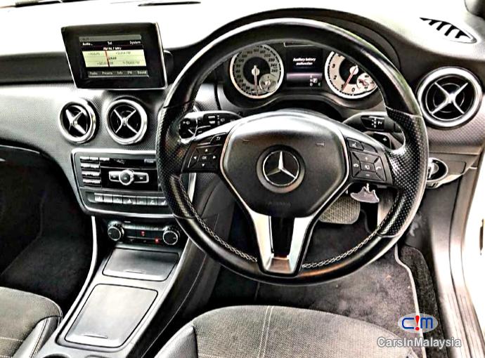 Mercedes Benz A200 TURBO LUXURY SPORT HATCHBACK Automatic 2013 - image 5