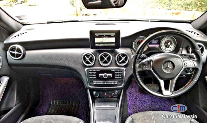 Mercedes Benz A200 TURBO LUXURY SPORT HATCHBACK Automatic 2013 - image 6